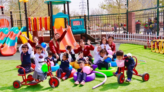 力邁，力邁學(xué)校，力邁幼兒園，力邁中美