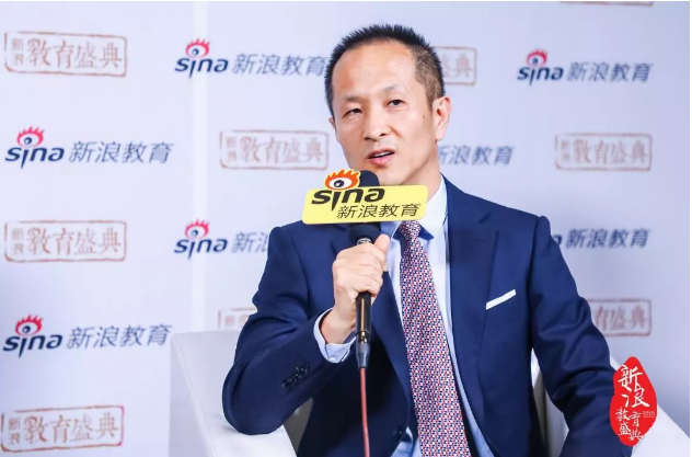 力邁中美國際學(xué)校斬獲新浪、騰訊年度教育盛典多個大獎