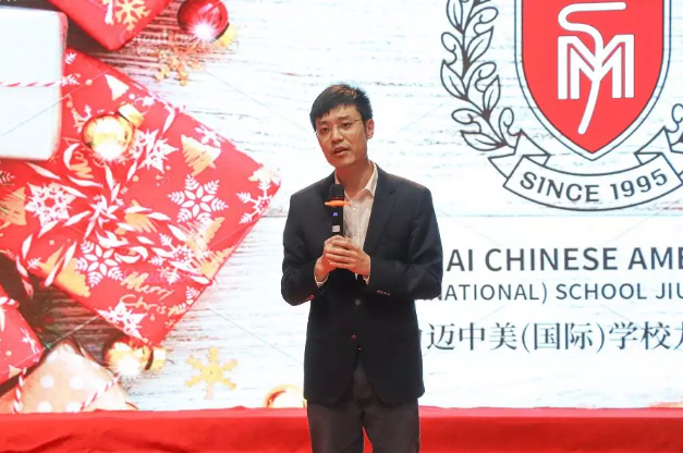 圣誕季暖心開(kāi)啟—力邁中美·九華高中校區(qū)圣誕大秀圓滿結(jié)束(圖1)