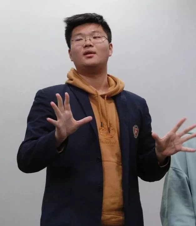 中國孩子最缺的“表達教育”，怎么就成了藤?！扒瞄T磚”