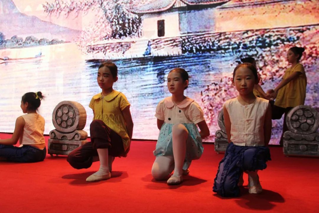 建國(guó)70周年獻(xiàn)禮/力邁中美國(guó)際學(xué)校戲劇《城南舊事》 (圖9)