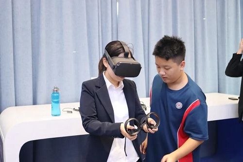 站在科技最前沿，力邁學子領略VR創(chuàng)意技術帶來的驚喜(圖13)