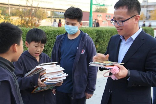 涓滴之水成海洋， 顆顆愛心變希望 | 力邁中美國際學校愛心義賣活動(圖13)
