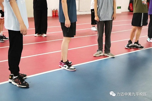劍如閃電 一往無前 | 力邁中美國際學(xué)校高中校區(qū)重磅推出擊劍課(圖10)