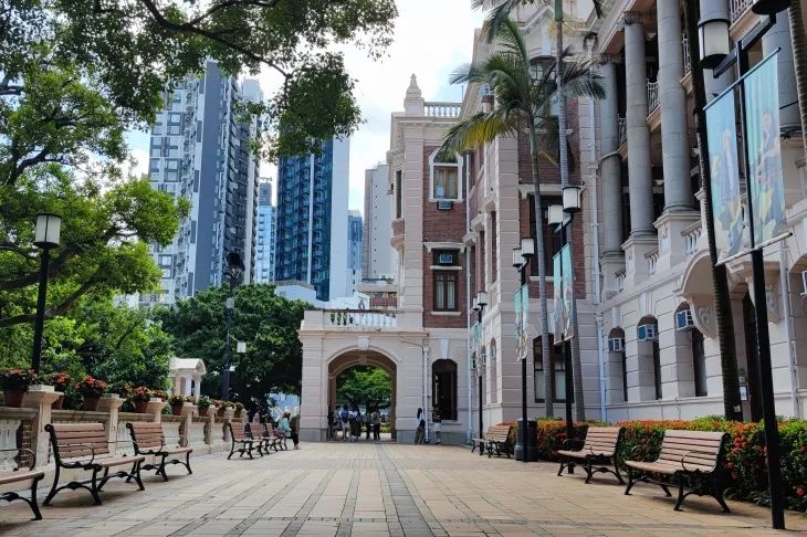 力邁學(xué)子 沖擊港前三，揭秘香港名校錄取分?jǐn)?shù)線漲落趨勢(shì)起伏(圖9)
