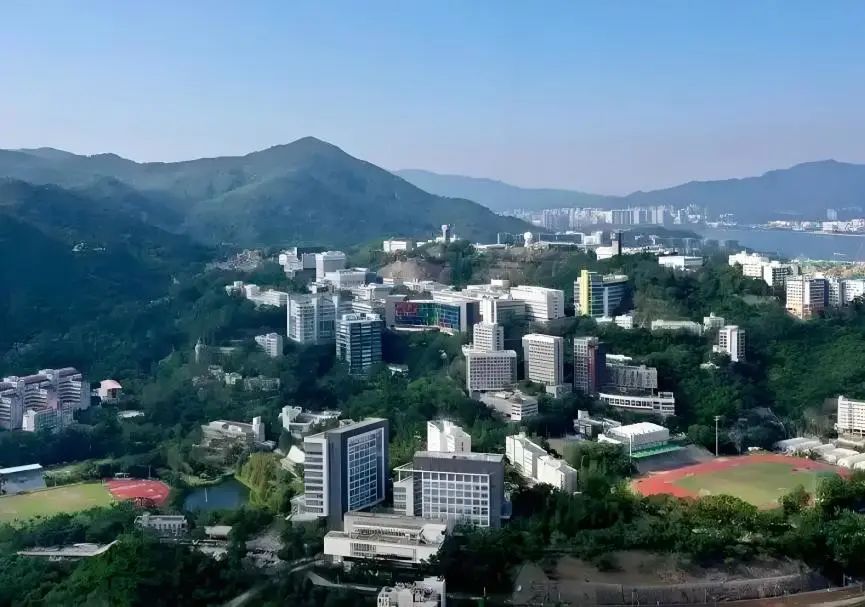 力邁學(xué)子 沖擊港前三，揭秘香港名校錄取分?jǐn)?shù)線漲落趨勢(shì)起伏(圖18)